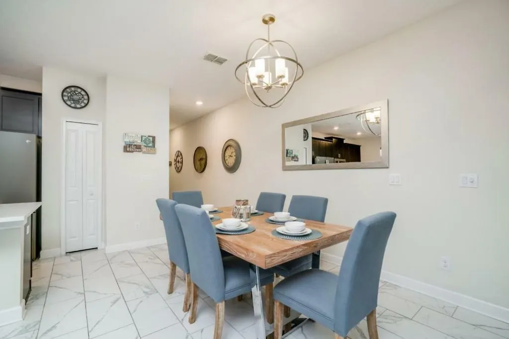 1566Plunker Townhouse Villa Davenport